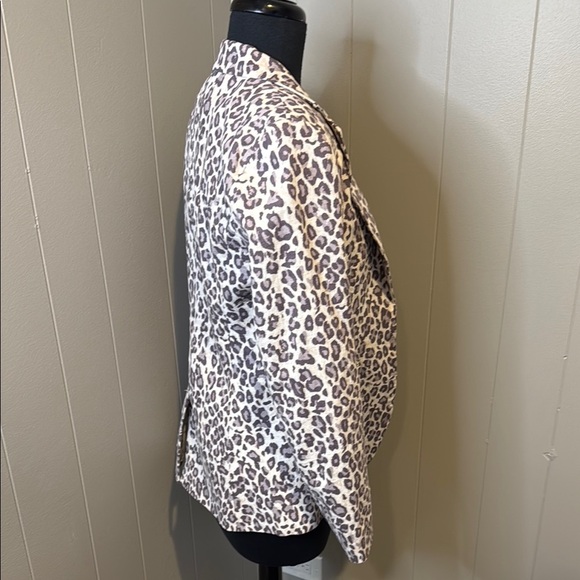 Rachel Zoe Women’s Small Blazer with Tailored Fit and Notched Lapel - Picture 3 of 4